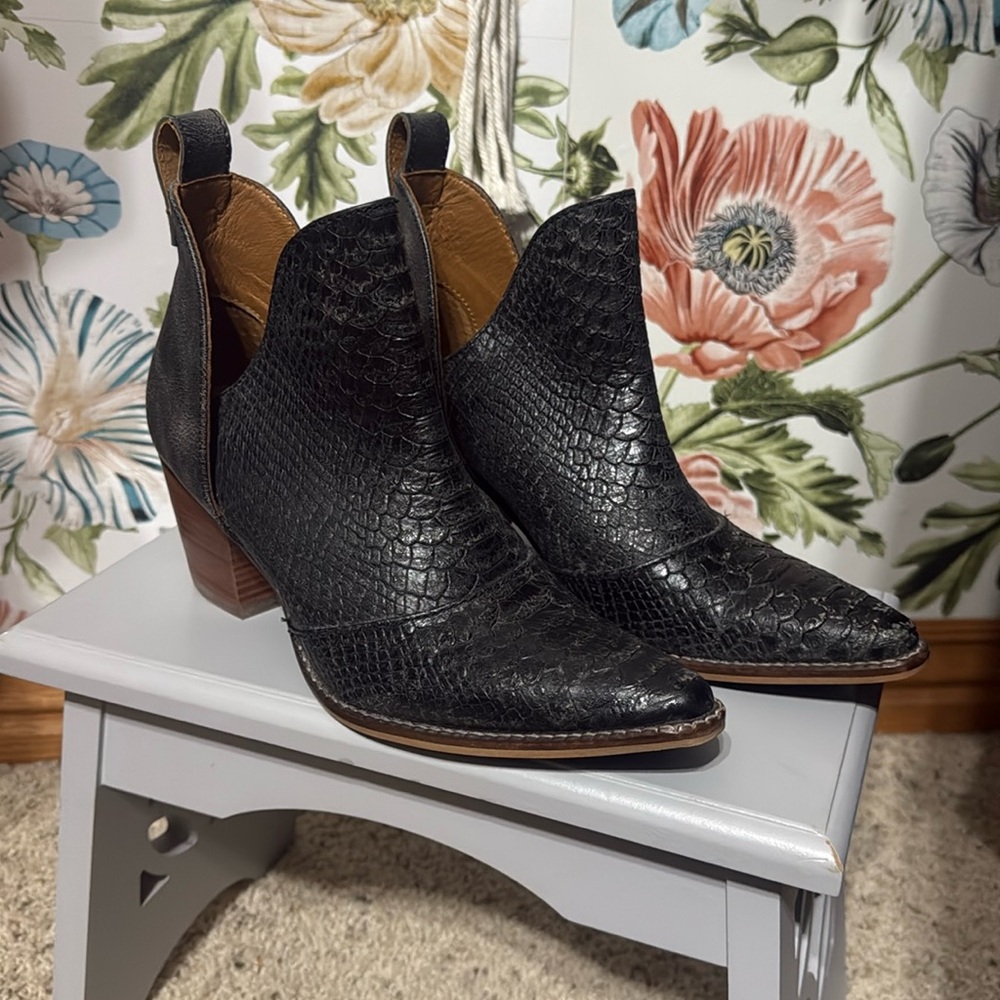 Nocona Boots Micki Snake Boots